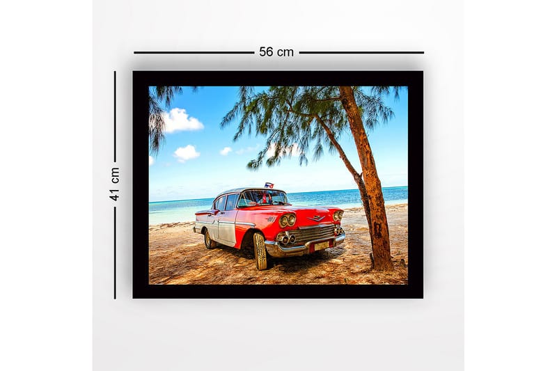 Innrammet lerretsbilde i tre - 41x56 cm - Veteranbil på stranden med palmer i bakgrunnen - Rød / Hvit / Grå - Interiør - Maleri & posters - Lerretsbilder