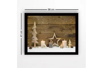 Innrammet lerretsbilde i tre - 41x56 cm - Vinterlandskap med dekorasjoner av trær og lys - Hvit / Beige / Brun - Interiør - Maleri & posters - Lerretsbilder