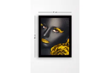 Innrammet lerretsbilde i tre - 41x56 cm - Portrett av en kvinne med svart hud og gule detaljer - Svart / Gul / Rød - Interiør - Maleri & posters - Lerretsbilder