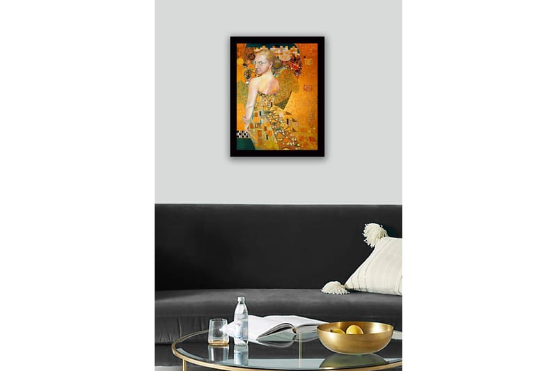 Innrammet lerretsbilde i tre - 41x56 cm - Portrett av en kvinne med gyllen kjole og detaljerte mønstre - Gull / Beige / Grønn - Interiør - Maleri & posters - Lerretsbilder