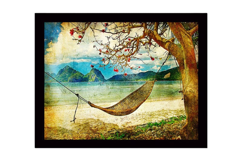 Innrammet trelerretsbilde - 41x56 cm - Avslappende hengekøye under et tre ved stranden med fjell i bakgrunnen, Blå / Grønn / Beige