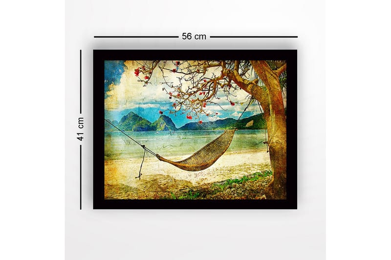 Innrammet trelerretsbilde - 41x56 cm - Avslappende hengekøye under et tre ved stranden med fjell i bakgrunnen - Blå / Grønn / Beige - Interiør - Maleri & posters - Lerretsbilder