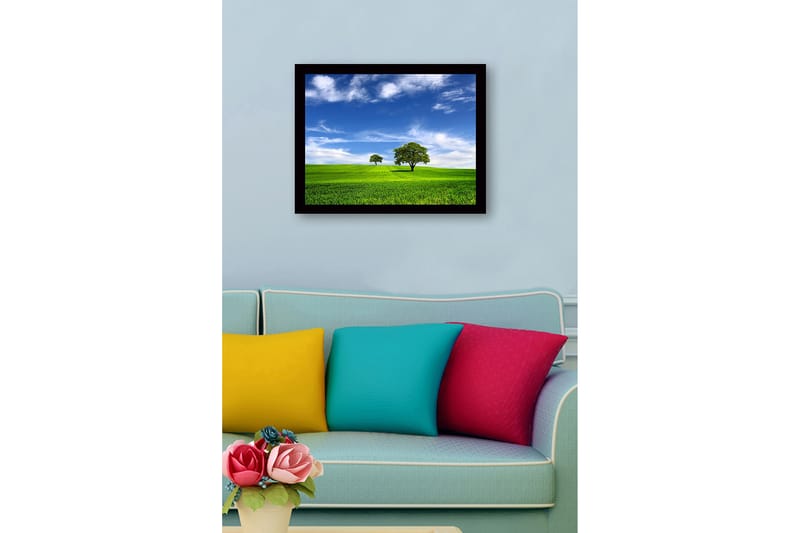 Innrammet trelerretsbilde - 41x56 cm - Frodig landskap med to trær under en blå himmel - Grønn / Blå - Interiør - Maleri & posters - Lerretsbilder