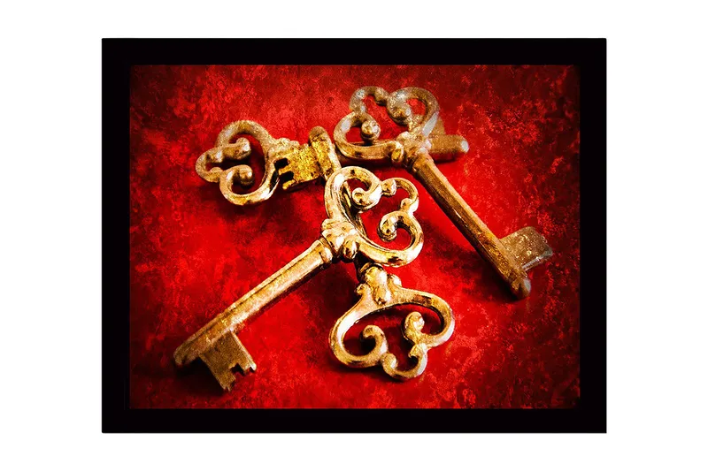 Innrammet trelerretsbilde - 41x56 cm - Gamle nøkler med intrikate mønstre på rød bakgrunn, Rød / Gull