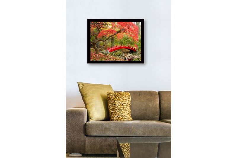 Innrammet trelerretsbilde - 41x56 cm - Rød bro omgitt av høstfargede trær og blader - Rød / Grønn / Brun - Interiør - Maleri & posters - Lerretsbilder