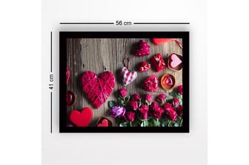 Innrammet trelerretsbilde - 41x56 cm - Romantisk samling av hjerteformede dekorasjoner og roser - Rød / Rosa / Grønn - Interiør - Maleri & posters - Lerretsbilder