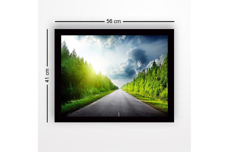Innrammet trelerretsbilde - 41x56 cm - Vakker landevei omgitt av frodige trær og en lys himmel - Grønn / Blå / Gul - Interiør - Maleri & posters - Lerretsbilder