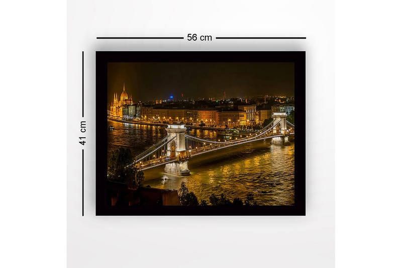 Innrammet trelerretsbilde - 41x56 cm - Vakker nattutsikt over Kjedebroen i Budapest med glitrende bylys - Gull / Mørk blå / Grå - Interiør - Maleri & posters - Lerretsbilder