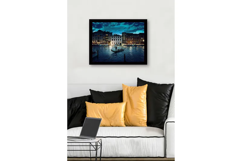 Innrammet trelerretsbilde - 41x56 cm - Vakker utsikt over en gondolbane på en kanal i Venezia om kvelden - Mørk blå / Grå / Gyllen - Interiør - Maleri & posters - Lerretsbilder