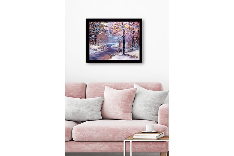 Innrammet trelerretsbilde - 41x56 cm - Vinterlandskap med en fredelig elv og snødekte trær - Blå / Hvit / Rosa - Interiør - Maleri & posters - Lerretsbilder