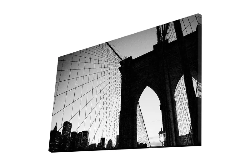 Lerret 70x45 cm - Silhuett av Brooklyn Bridge mot en dramatisk himmel - Svart / Grå - Interiør - Maleri & posters - Lerretsbilder