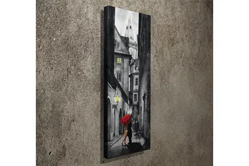 Lerretsbilde 30x80 cm - Kvinne med rød paraply i en mørk bakgate - Rød / Svart / Grå - Interiør - Maleri & posters - Lerretsbilder