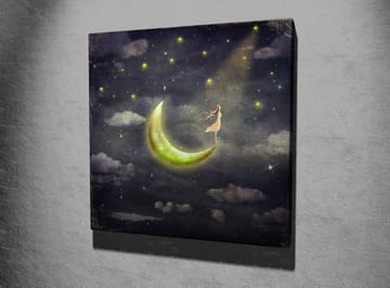 Lerretsbilde 45x45 cm - Drømmeaktig scene med en kvinne som står på en måne i stjerneklar natt - Mørk blå / Grønn / Hvit - Interiør - Maleri & posters - Lerretsbilder