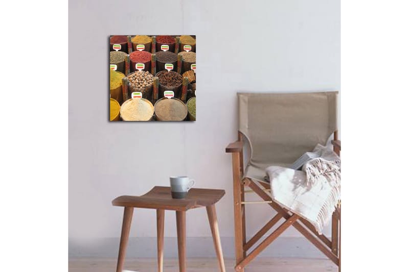 Lerretsbilde 45x45 cm - Fargerike krydderkrukker i en markedsbod - Rød / Gul / Brun - Interiør - Maleri & posters - Lerretsbilder