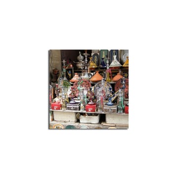Lerretsbilde 45x45 cm - Fargerikt håndverk og dekorative gjenstander på en markedsbod - Rød / Grønn / Oransje - Interiør - Maleri & posters - Lerretsbilder