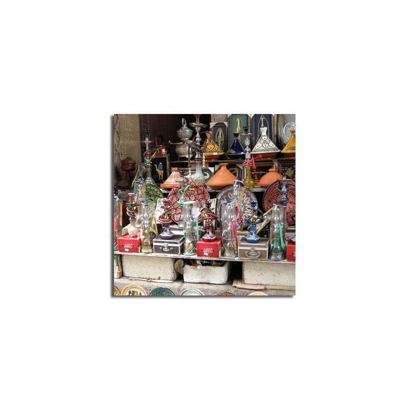 Lerretsbilde 45x45 cm - Fargerikt håndverk og dekorative gjenstander på en markedsbod - Rød / Grønn / Oransje - Interiør - Maleri & posters - Lerretsbilder