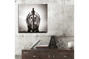 Lerretsbilde 45x45 cm - Gammel båt med slitt trekonstruksjon - Svart / Grå - Interiør - Maleri & posters - Lerretsbilder