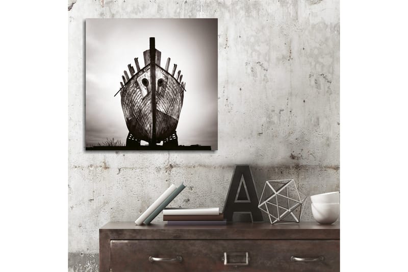Lerretsbilde 45x45 cm - Gammel båt med slitt trekonstruksjon - Svart / Grå - Interiør - Maleri & posters - Lerretsbilder