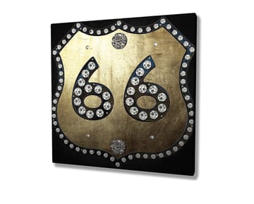 Lerretsbilde 45x45 cm - Gyllent skilt med tallet 66 utsmykket med glitrende steiner - Gull / Svart - Interiør - Maleri & posters - Lerretsbilder