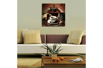Lerretsbilde 45x45 cm - Kopp nybrygget kaffe omgitt av kaffebønner og en kaffekvern - Mørk brun / Svart / Beige - Interiør - Maleri & posters - Lerretsbilder