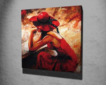 Lerretsbilde 45x45 cm - Kvinne i rød kjole med rød hatt lent mot en benk - Rød / Beige / Svart - Interiør - Maleri & posters - Lerretsbilder