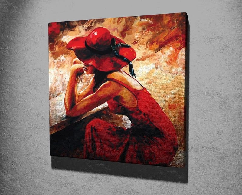 Lerretsbilde 45x45 cm - Kvinne i rød kjole med rød hatt lent mot en benk - Rød / Beige / Svart - Interiør - Maleri & posters - Lerretsbilder