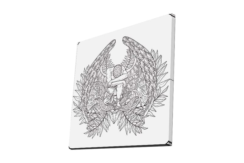 Lerretsbilde 45x45 cm - Mørk og detaljert skulptur av en sittende figur omgitt av fjær og vegetasjon, Svart / Hvit