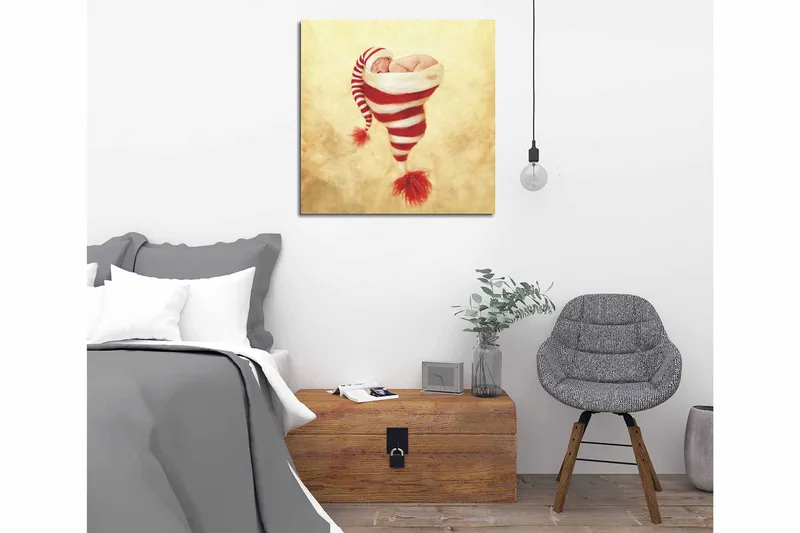 Lerretsbilde 45x45 cm - Nyfødt baby i julehatt med røde og hvite striper - Rød / Hvit / Beige - Interiør - Maleri & posters - Lerretsbilder