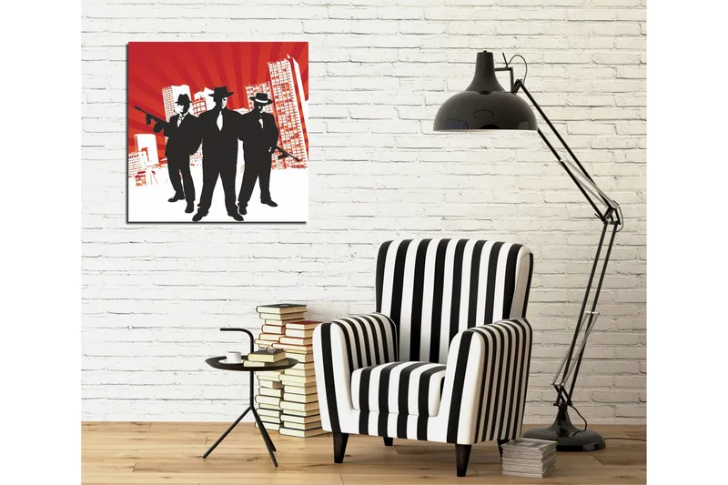 Lerretsbilde 45x45 cm - Silhuetter av tre menn i dress med våpen mot en dramatisk bakgrunn - Rød / Svart / Hvit - Interiør - Maleri & posters - Lerretsbilder