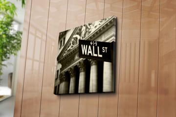 Lerretsbilde 45x45 cm - Skilt med teksten WALL ST i fokus - Svart / Hvit / Grå - Interiør - Maleri & posters - Lerretsbilder