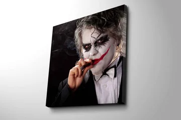 Lerretsbilde 45x45 cm - Skummel figur med klovnesminke og sigar - Hvit / Svart / Rød - Interiør - Maleri & posters - Lerretsbilder