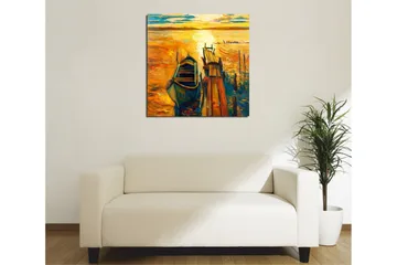 Lerretsbilde 45x45 cm - Solnedgang over en rolig innsjø med en båt ved en brygge - Gull / Blå / Grønn - Interiør - Maleri & posters - Lerretsbilder