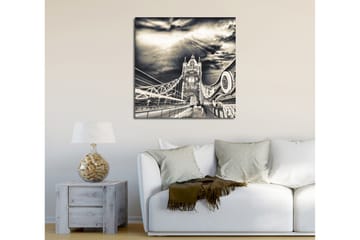 Lerretsbilde 45x45 cm - Svart-hvitt-bilde av Tower Bridge med dramatiske skyer i bakgrunnen - Svart / Hvit / Grå - Interiør - Maleri & posters - Lerretsbilder