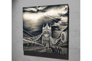 Lerretsbilde 45x45 cm - Svart-hvitt-bilde av Tower Bridge med dramatiske skyer i bakgrunnen - Svart / Hvit / Grå - Interiør - Maleri & posters - Lerretsbilder