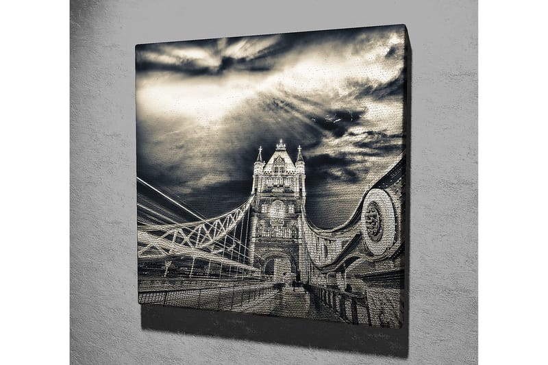 Lerretsbilde 45x45 cm - Svart-hvitt-bilde av Tower Bridge med dramatiske skyer i bakgrunnen - Svart / Hvit / Grå - Interiør - Maleri & posters - Lerretsbilder