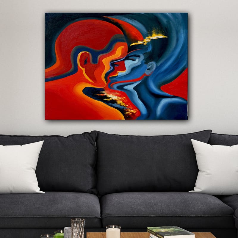 Lerretsbilde 70x100 cm - Abstrakt skildring av to ansikter som nærmer seg hverandre i en intens og emosjonell omfavnelse - Rød / Blå / Svart - Interiør - Maleri & posters - Lerretsbilder