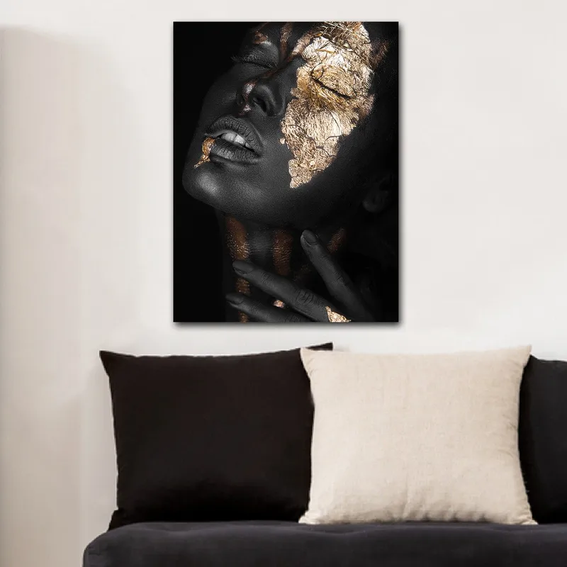 Lerretsbilde 70x100 cm - Ansiktsportrett med bladgull som fremhever ansiktets konturer og uttrykk - Svart / Gull - Interiør - Maleri & posters - Lerretsbilder