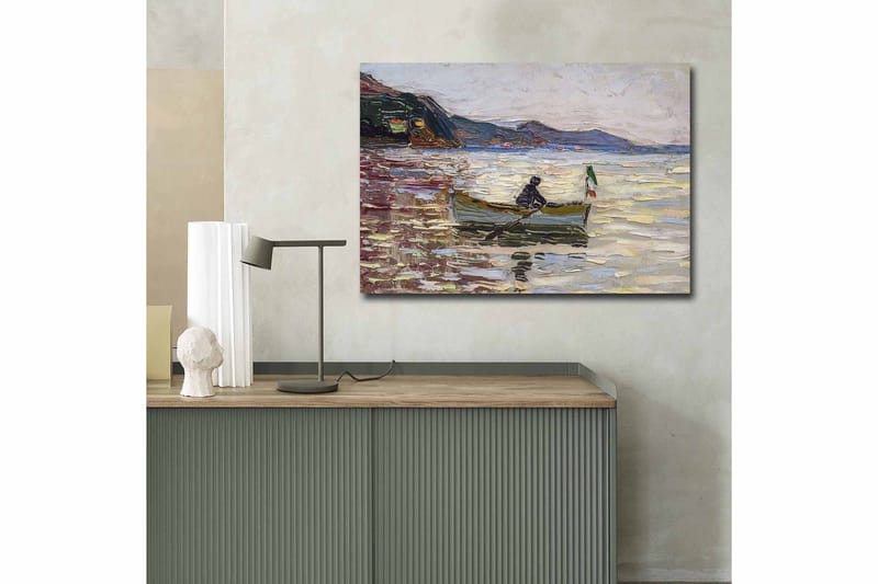 Lerretsbilde 70x100 cm - Båt med to personer som fisker på en glitrende innsjø under en lys himmel - Blå / Grønn / Beige - Interiør - Maleri & posters - Lerretsbilder