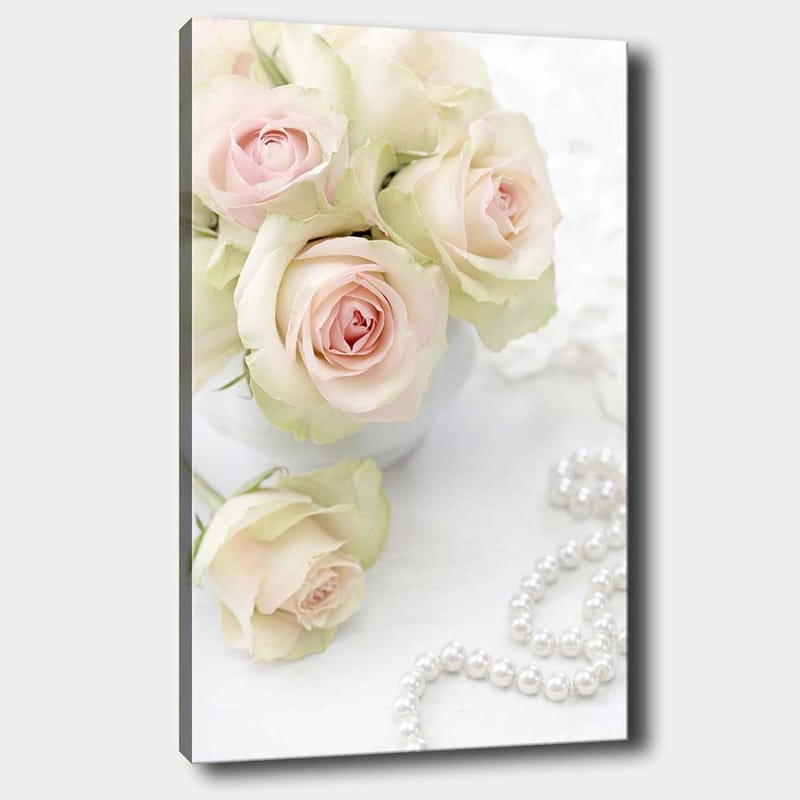 Lerretsbilde 70x100 cm - Bukett med lyserosa roser i en hvit potte, Lys rosa / Grønn / Hvit