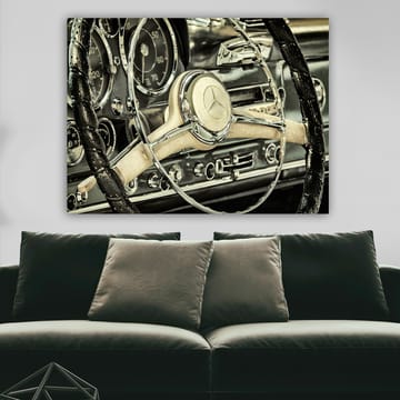 Lerretsbilde 70x100 cm - Detaljert nærbilde av rattet og dashbordet i en klassisk bil - Sølv / Svart / Beige - Interiør - Maleri & posters - Lerretsbilder