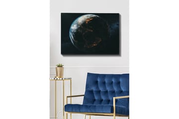 Lerretsbilde 70x100 cm - Detaljert skildring av jorden sett fra verdensrommet, med fokus på kontinentenes former og lyset fra byene - Mørk blå / Grønn / Hvit - Interiør - Maleri & posters - Lerretsbilder