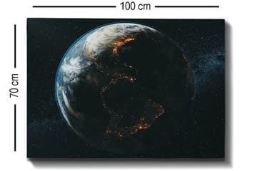 Lerretsbilde 70x100 cm - Detaljert skildring av jorden sett fra verdensrommet, med fokus på kontinentenes former og lyset fra byene - Mørk blå / Grønn / Hvit - Interiør - Maleri & posters - Lerretsbilder