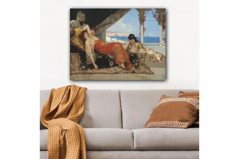 Lerretsbilde 70x100 cm - Drømmeaktig scene med to kvinner i orientalske klær som hviler i luksuriøse omgivelser, mens en mann spiller et strengeinstrument, Rød / Svart / Beige