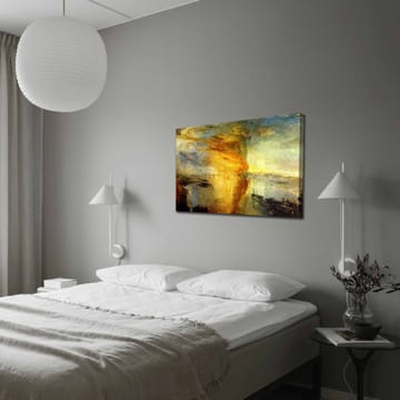 Lerretsbilde 70x100 cm - Dramatisk solnedgang over en rolig vannflate med skip i horisonten - Gull / Oransje / Blå - Interiør - Maleri & posters - Lerretsbilder