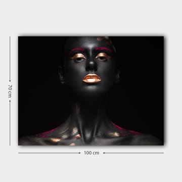 Lerretsbilde 70x100 cm - Dramatisk portrettmaleri av en kvinne med svart kroppsmaling og gylne detaljer - Svart / Gull / Rosa - Interiør - Maleri & posters - Lerretsbilder