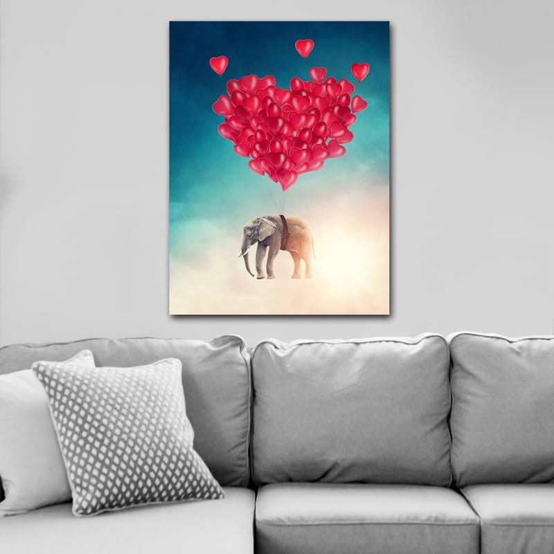Lerretsbilde 70x100 cm - Elefant som svever oppover med hjerteformede ballonger som symboliserer kjærlighet og frihet - Rød / Grå / Blå - Interiør - Maleri & posters - Lerretsbilder