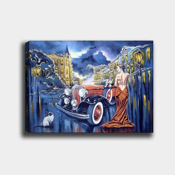 Lerretsbilde 70x100 cm - Elegant kvinne i rød kjole står ved en klassisk bil på en bygate i skumringen - Rød / Svart / Blå - Interiør - Maleri & posters - Lerretsbilder