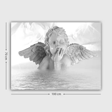 Lerretsbilde 70x100 cm - Engel med en tankefull positur delvis nedsenket i vann - Hvit / Lys grå - Interiør - Maleri & posters - Lerretsbilder