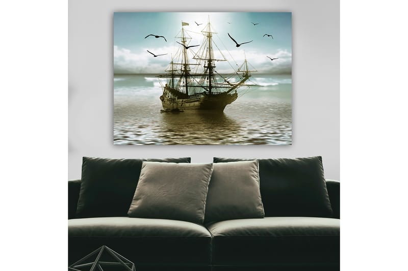 Lerretsbilde 70x100 cm - Et gammelt seilskip som navigerer gjennom rolige farvann under en lys himmel - Blå / Grå / Brun - Interiør - Maleri & posters - Lerretsbilder