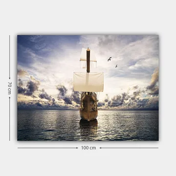 Lerretsbilde 70x100 cm - Et majestetisk seilskip som navigerer gjennom rolige farvann under en dramatisk himmel - Brun / Hvit / Blå - Interiør - Maleri & posters - Lerretsbilder